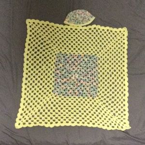 Granny square pattern baby blanket and hat